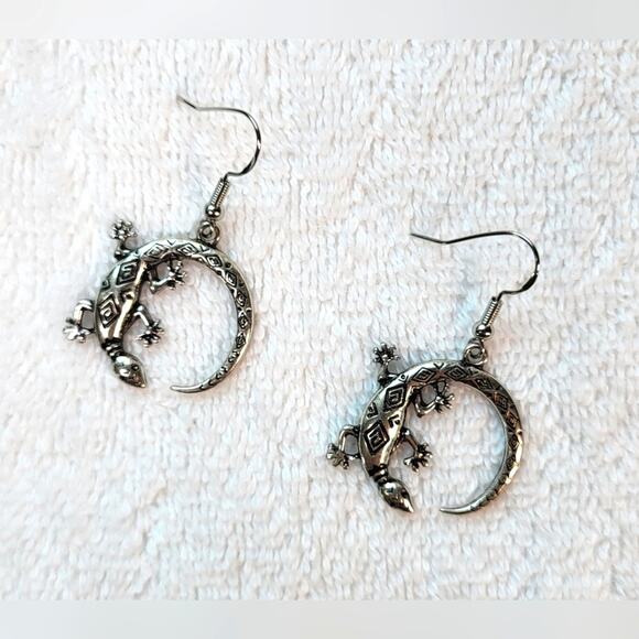 Antiqued Silver Lizard Statement Dangle Earrings / Pierced - Picture 3 of 5